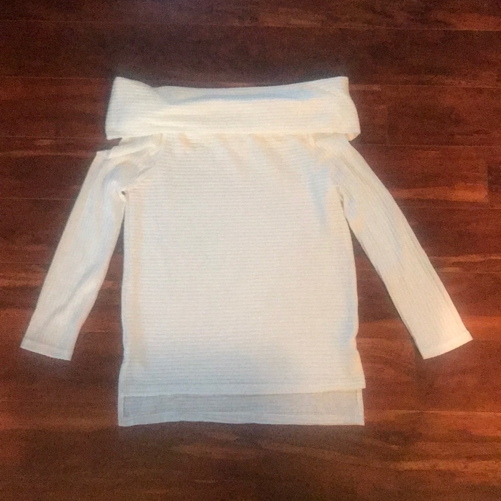 Off the shoulder ribbed top